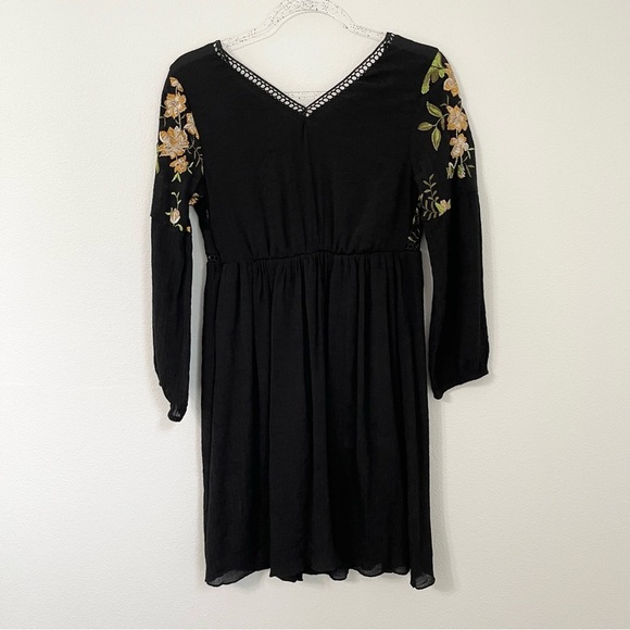 J GEE Black Embroidered Long Sleeve Boho Flowy Casual Mini Dress Size S - Picture 2 of 8